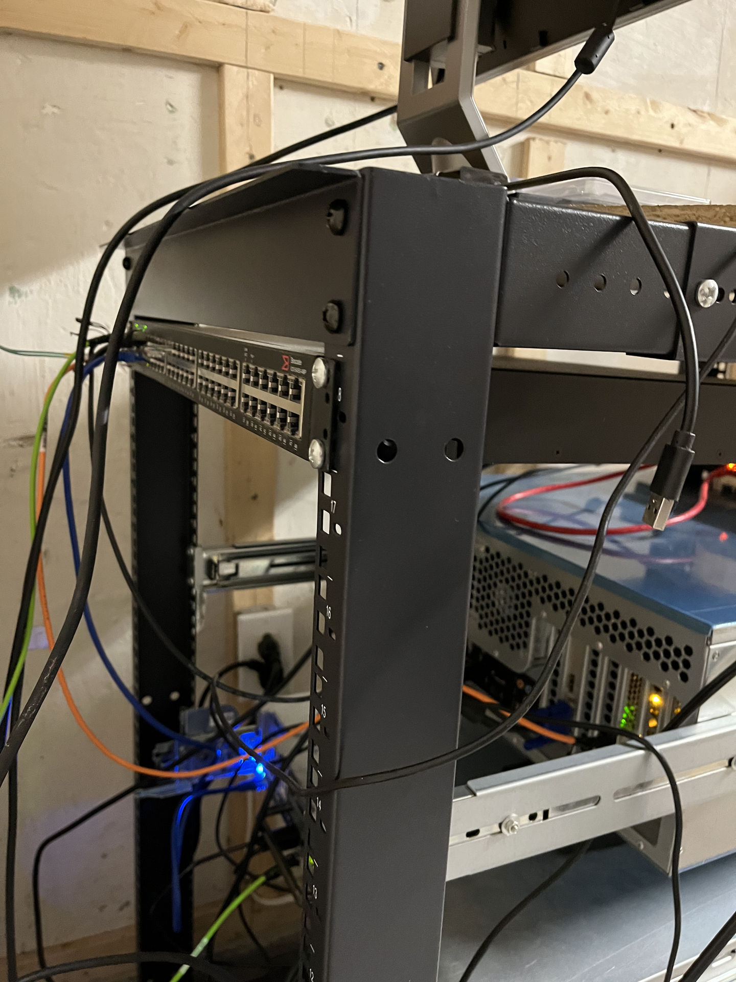 Jan 2024 Server Back